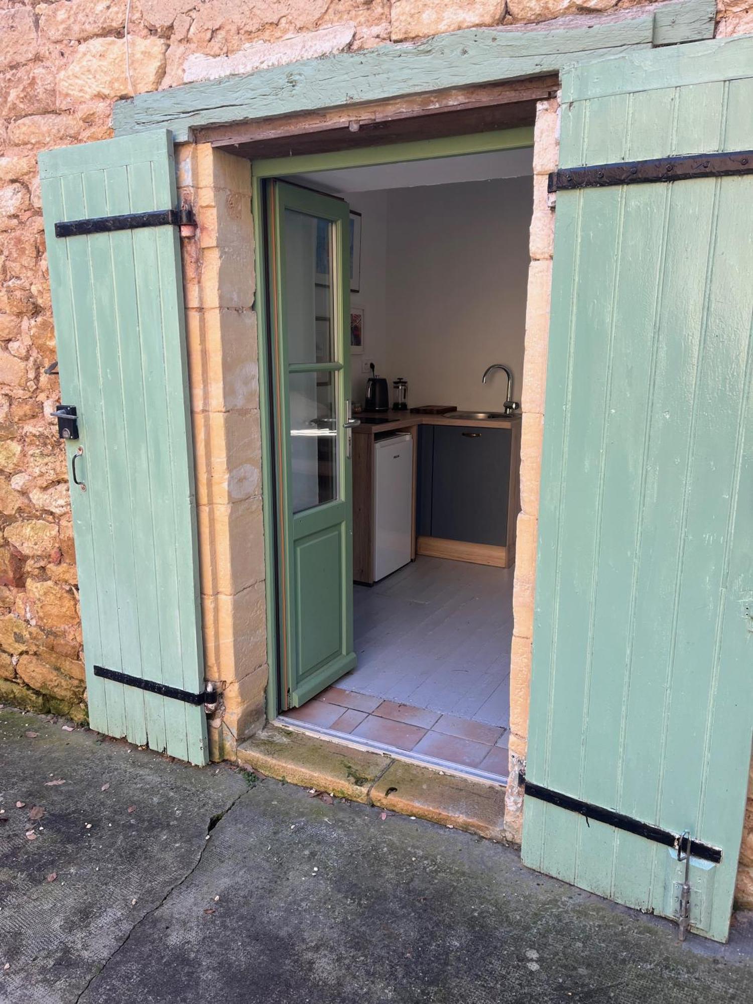 1 Rue Pasquet - 2 Double Rooms In The Main House Beaumont-du-Périgord المظهر الخارجي الصورة