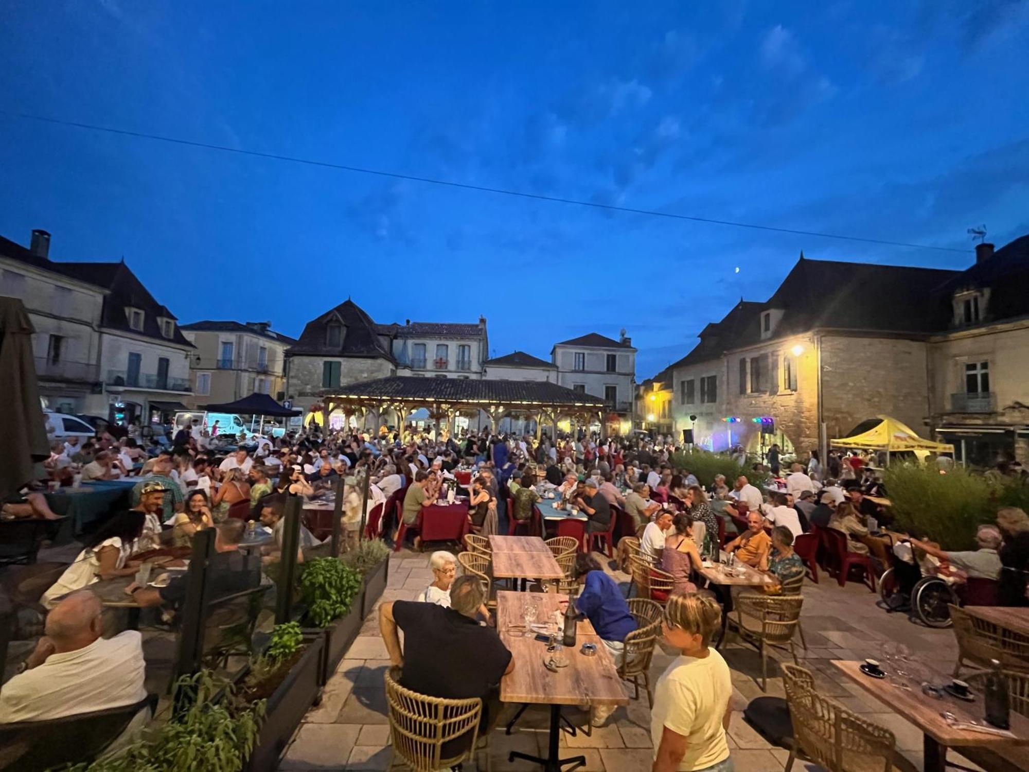 1 Rue Pasquet - 2 Double Rooms In The Main House Beaumont-du-Périgord المظهر الخارجي الصورة