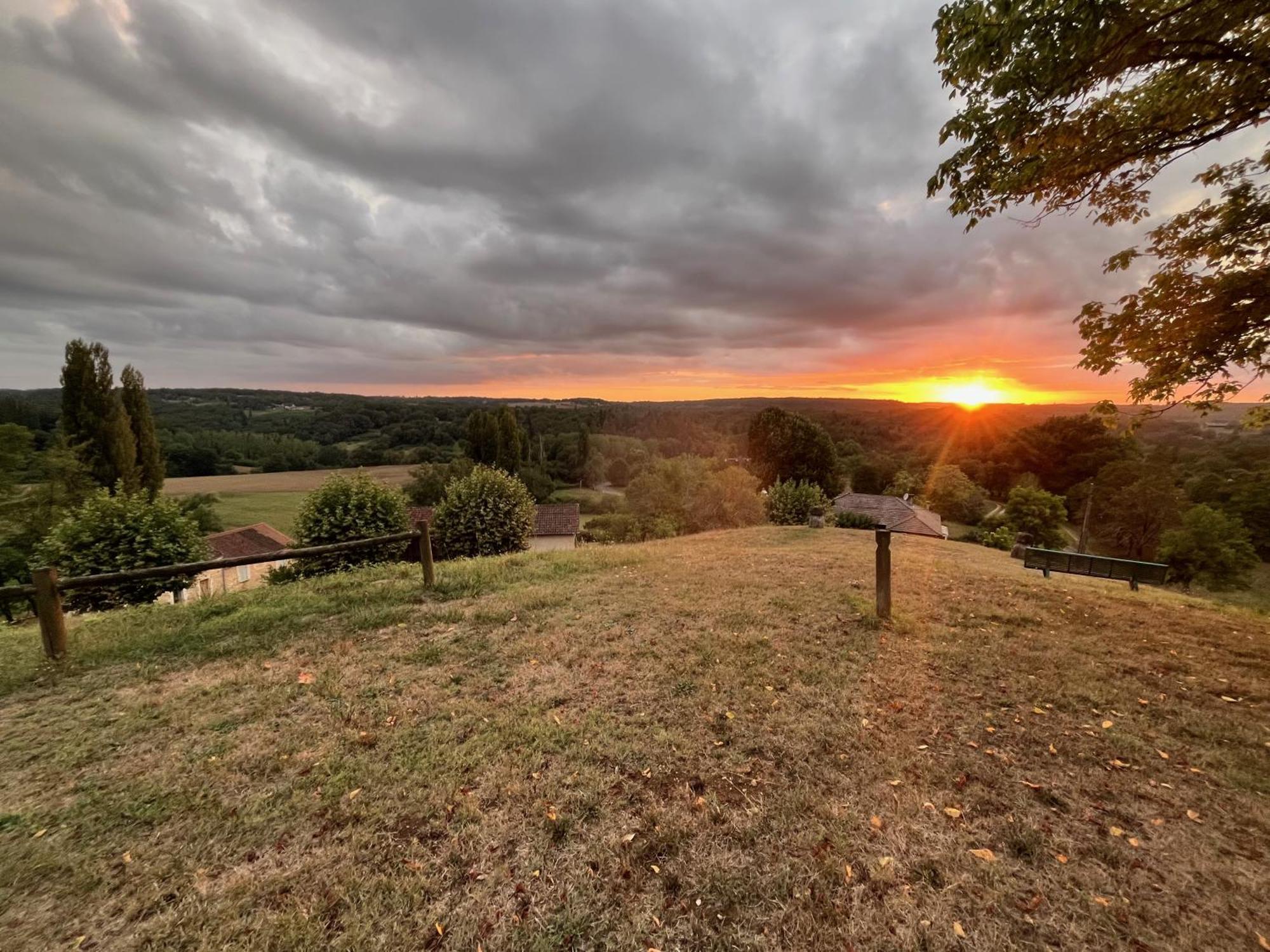 1 Rue Pasquet - 2 Double Rooms In The Main House Beaumont-du-Périgord المظهر الخارجي الصورة